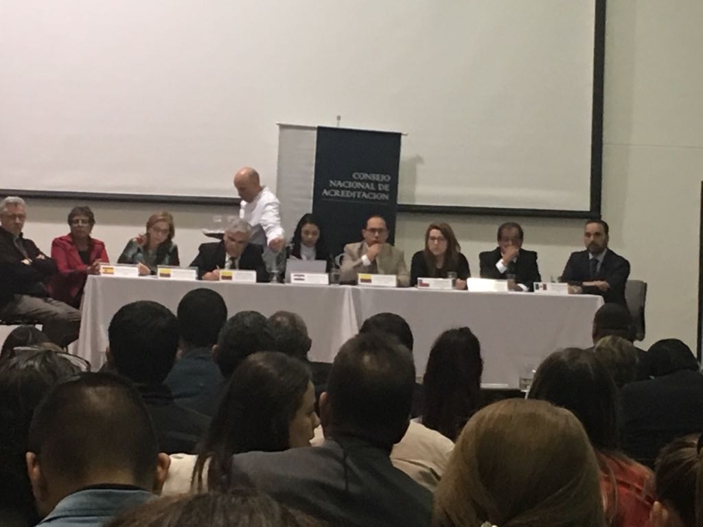 PARTICIPACIÓN EN EL SEMINARIO CONSTRUCCIÓN COLECTIVA DE...